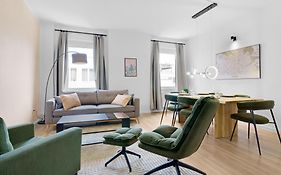 Olive Apartments - Scandi - Kingsize - Free Parking